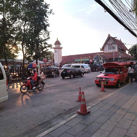 Supanich Condo Opposite The Train Station Chiangmai Csiangmaj Kültér fotó