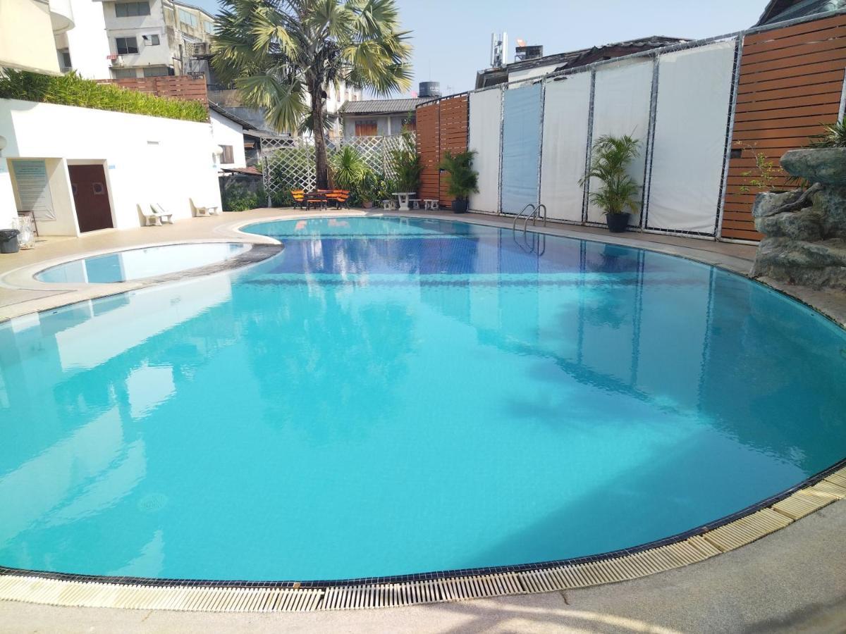 Supanich Condo Opposite The Train Station Chiangmai Csiangmaj Kültér fotó
