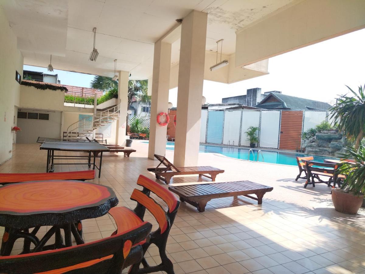 Supanich Condo Opposite The Train Station Chiangmai Csiangmaj Kültér fotó