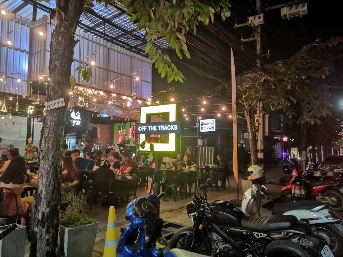 Supanich Condo Opposite The Train Station Chiangmai Csiangmaj Kültér fotó